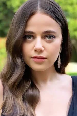 Molly Gordon