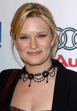 Nicholle Tom